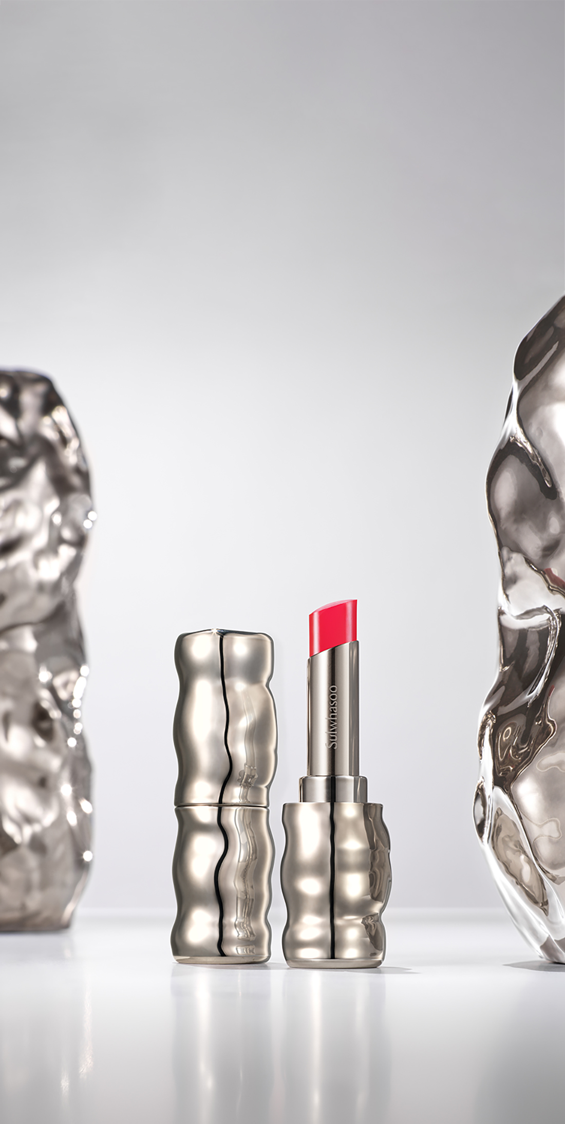 Sulwhasoo,International,
NON-STICKY LIP CARE
FOR NATURAL VITALITY
