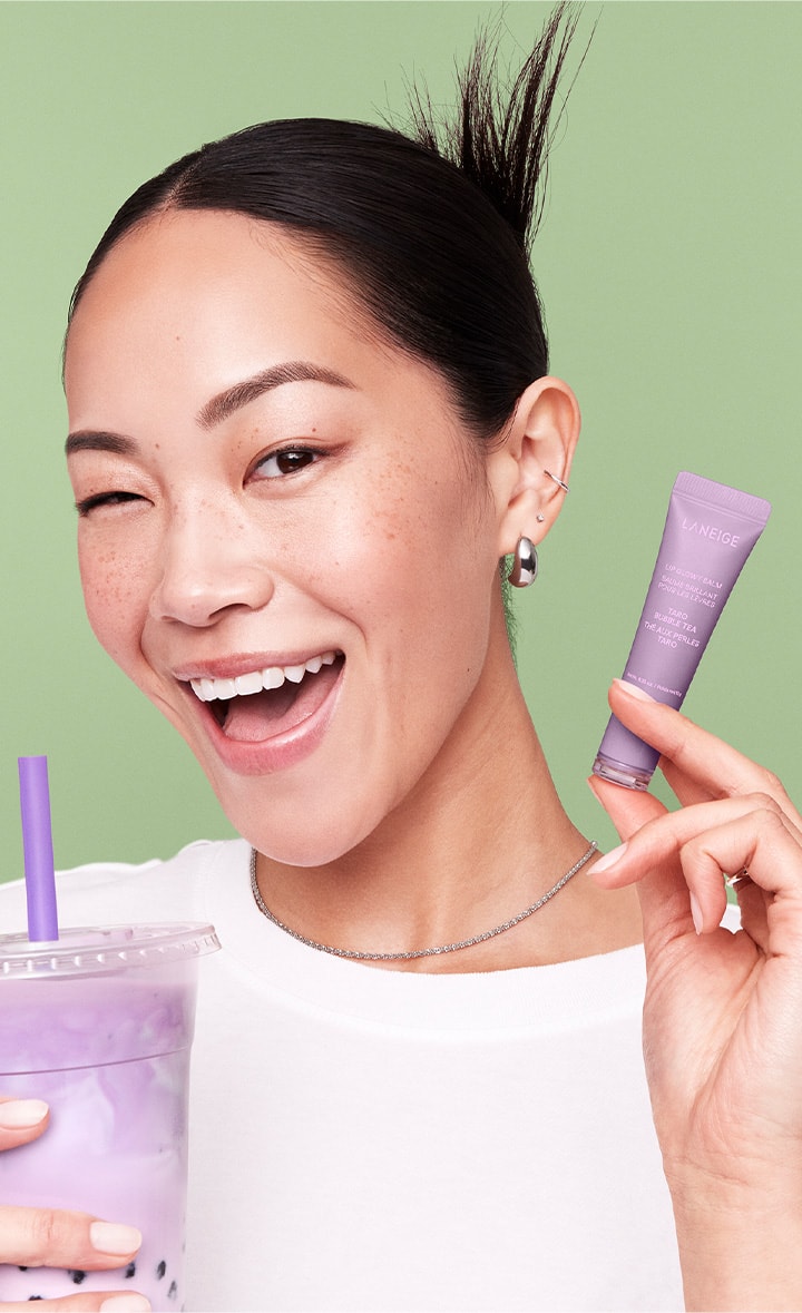 LANEIGE,International,<p><span style="color: rgb(34, 34, 34)"><sub>User-friendly, built in applicator is</sub></span></p><p><span style="color: rgb(34, 34, 34)"><sup>designed to match the curve of lips -</sup></span></p><p><span style="color: rgb(34, 34, 34)">so you can swipe on</span></p><p><span style="color: rgb(34, 34, 34)">anytime, anywhere</span></p>