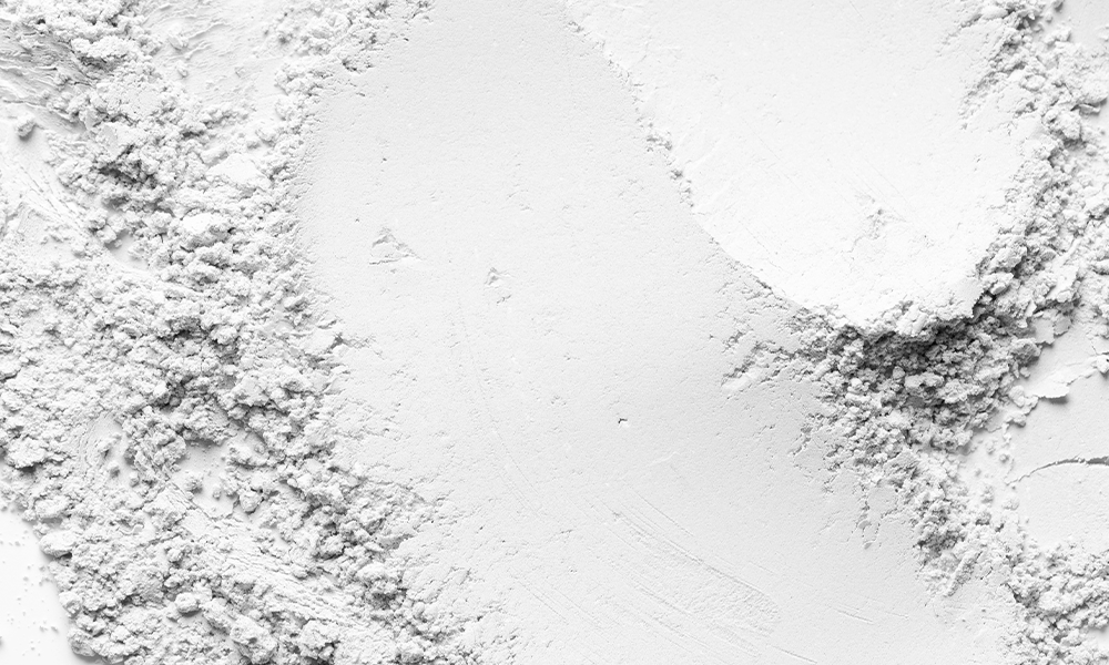 Foam and water bubbles symbolizing Aestura’s gentle cleansing effect