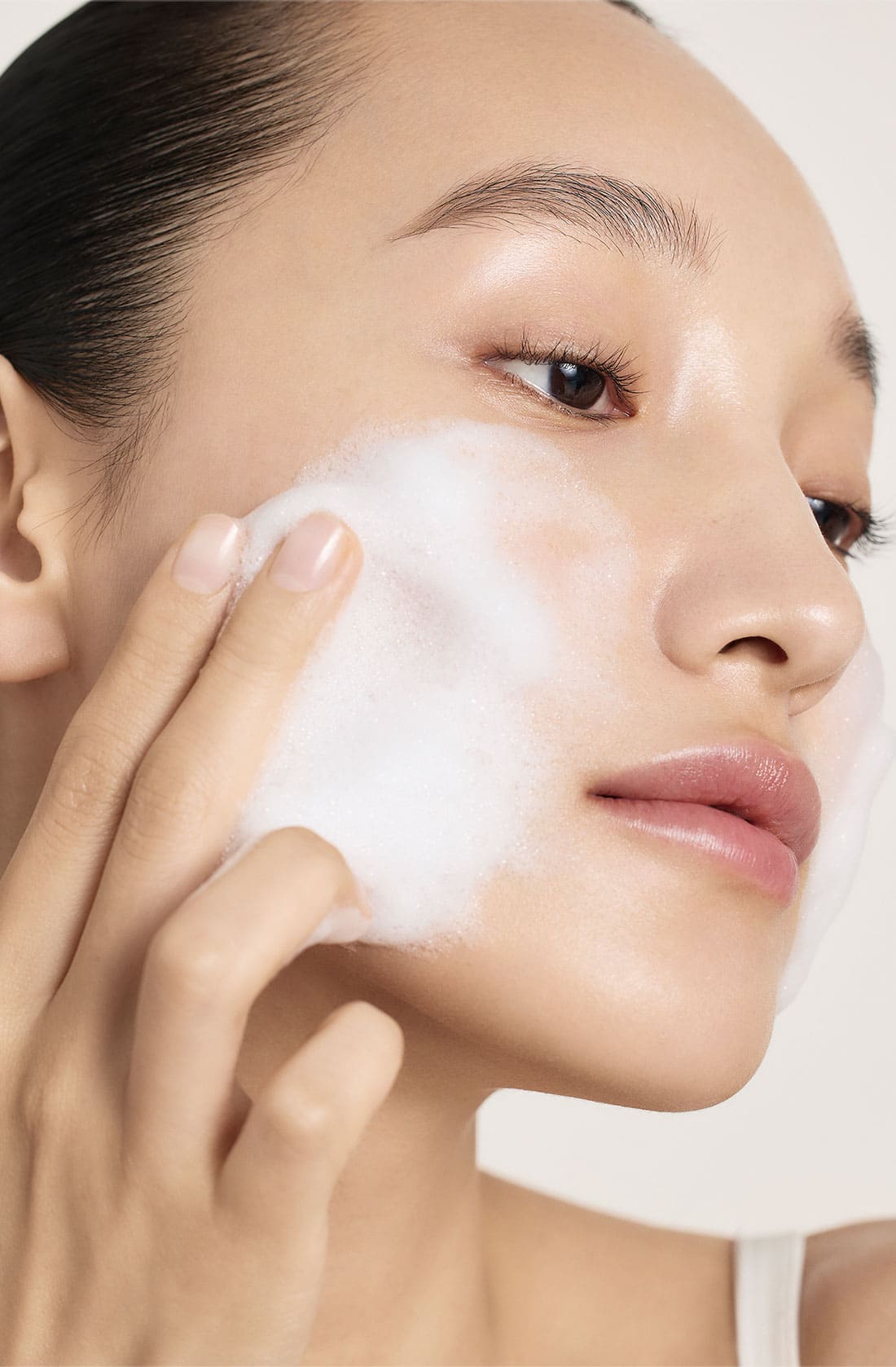 Sulwhasoo,Indonesia,<p></p><p>&nbsp;</p><p>&nbsp;</p><p>&nbsp;</p><p>&nbsp;</p><p>&nbsp;</p><p>&nbsp;</p><p>&nbsp;</p><p>&nbsp;<span style="color: rgb(70, 70, 70)">ㅤ</span></p><p><span style="color: rgb(70, 70, 70)">ㅤ</span></p><p><span style="color: rgb(70, 70, 70)">ㅤ</span></p><p>&nbsp;</p><p><span style="color: rgb(255, 255, 255)"><strong>PERAWATAN MEWAH</strong></span></p><p><span style="color: rgb(255, 255, 255)"><strong>UNTUK KULIT DENGAN</strong></span></p><p><span style="color: rgb(255, 255, 255)"><strong>BUSA SABUN GINSENG</strong></span></p><p><span style="color: rgb(255, 255, 255)"><strong>SELEMBUT KASMIR</strong></span></p><p>&nbsp;</p><p>&nbsp;&nbsp;</p><p>&nbsp;</p><p>&nbsp;</p><p>&nbsp;</p><p>&nbsp;</p><p>&nbsp;</p><p>&nbsp;</p><p>&nbsp;</p>