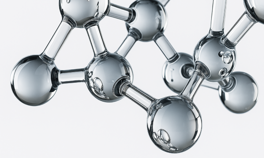 Foam and water bubbles symbolizing Aestura’s gentle cleansing effect