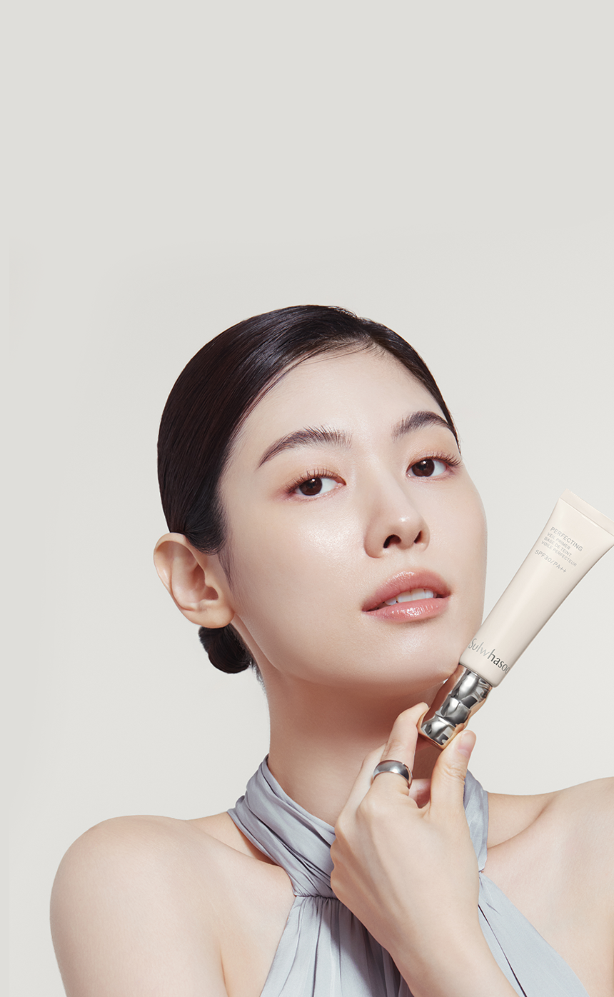 Sulwhasoo,International,<p><span style="color: rgb(0, 0, 0)"><sub>NATURALLY LUMINOUS SKIN​</sub></span></p><p><span style="color: rgb(0, 0, 0)"><sup>WITH A PURE, TRANSPARENT GLOW​</sup></span></p>