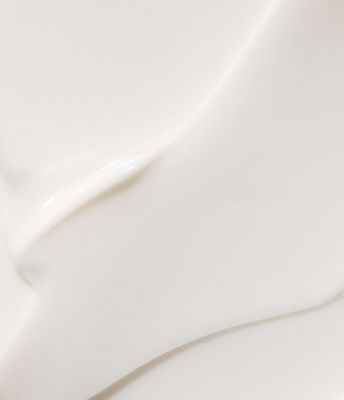 Sulwhasoo,International,05FROM FACE TO DELICATE NECK AREA,A TEXTURE THAT SMOOTHLY APPLIES AND LEAVES YOUR SKIN LOOKING FIRM